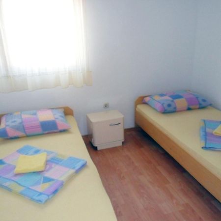 Apartments Mislav Новаля Екстериор снимка