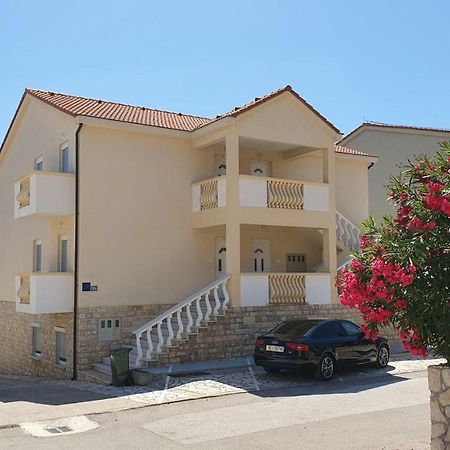 Apartments Mislav Новаля Екстериор снимка