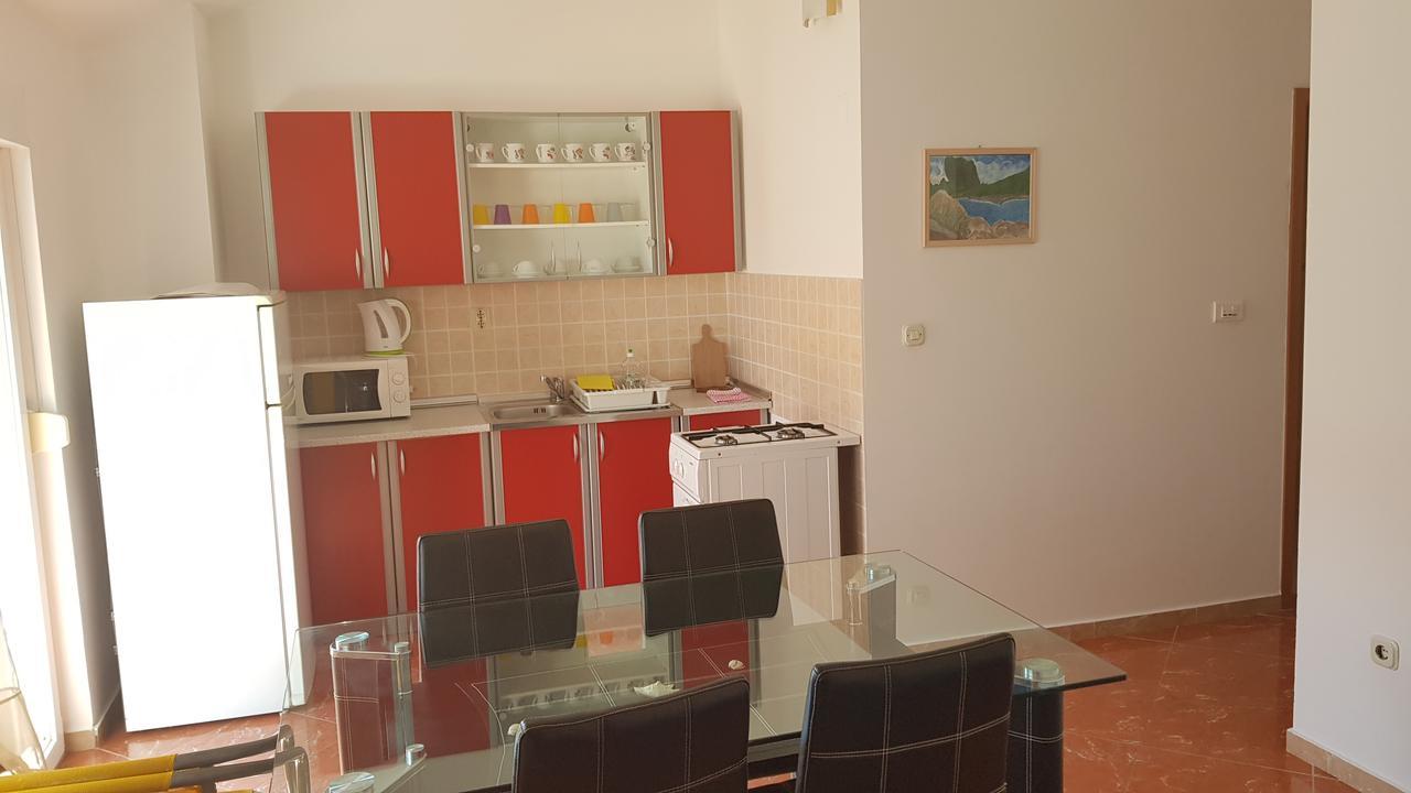 Apartments Mislav Новаля Екстериор снимка