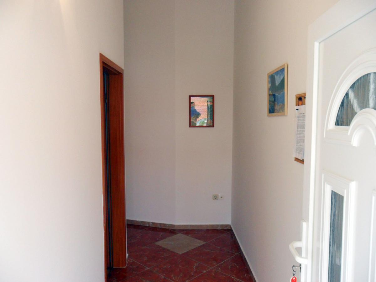 Apartments Mislav Новаля Екстериор снимка