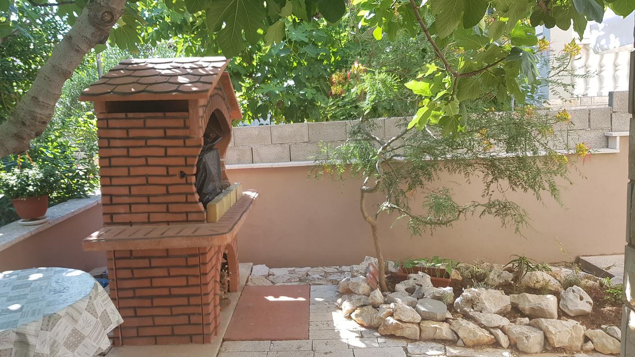 Apartments Mislav Новаля Екстериор снимка