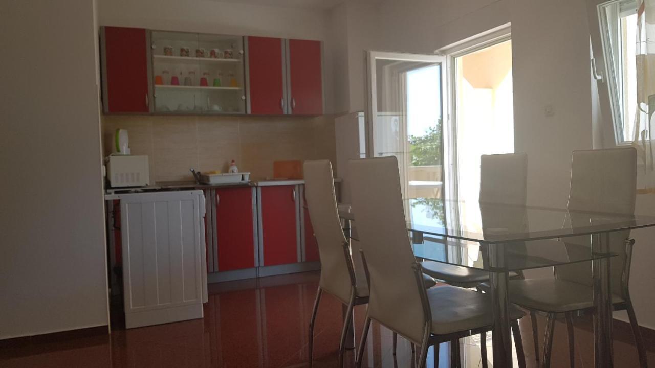 Apartments Mislav Новаля Екстериор снимка