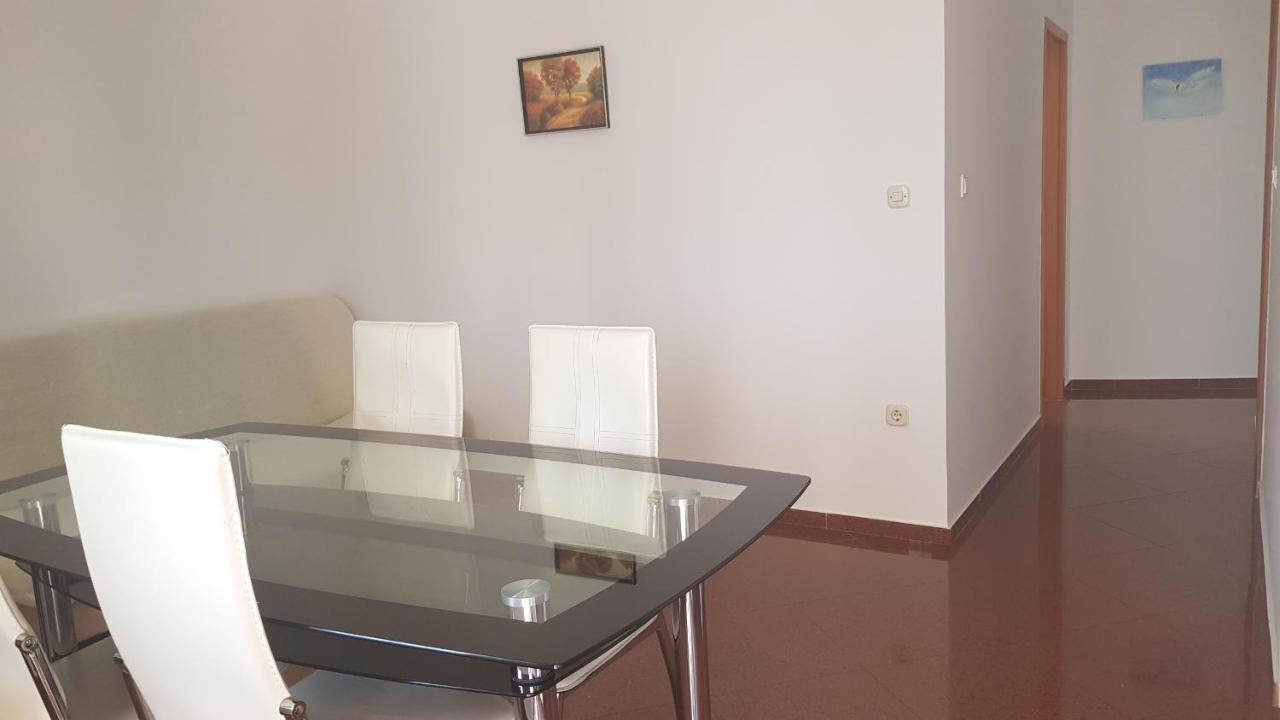 Apartments Mislav Новаля Екстериор снимка