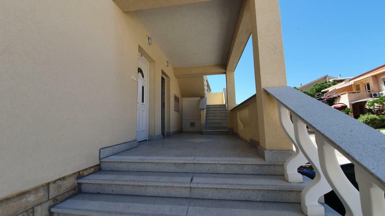 Apartments Mislav Новаля Екстериор снимка