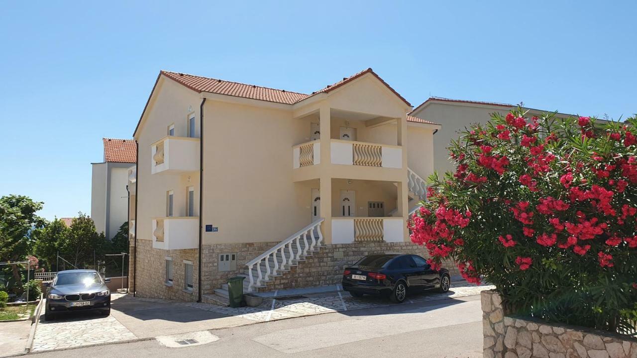 Apartments Mislav Новаля Екстериор снимка