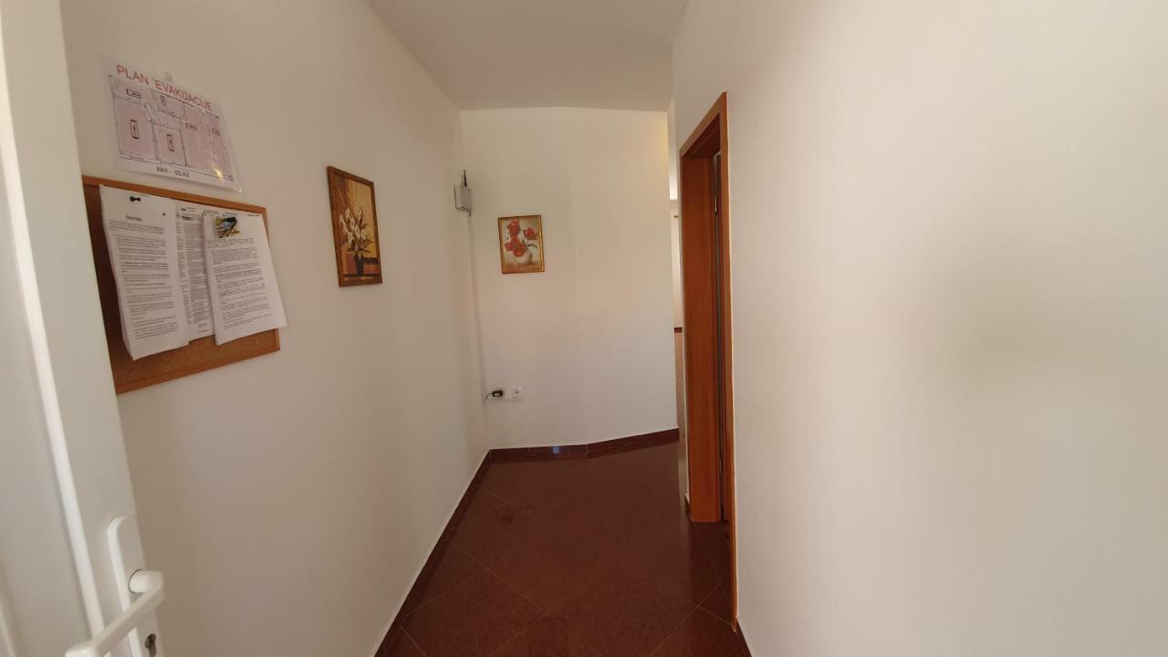 Apartments Mislav Новаля Екстериор снимка