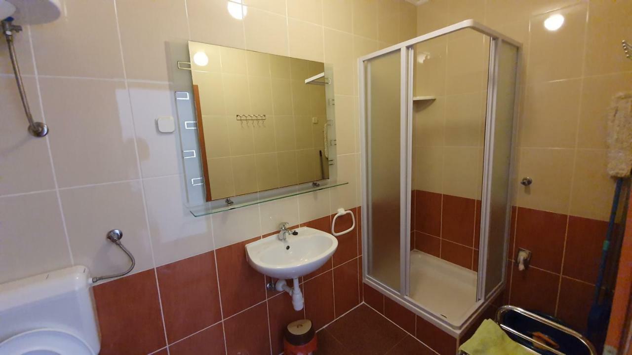 Apartments Mislav Новаля Екстериор снимка